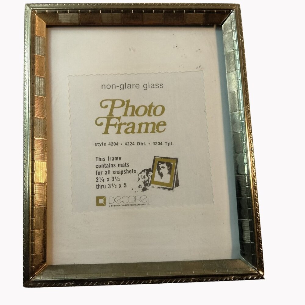 Vintage Decorel Non Glare Glass Photo Frame Gold Tone 2 x3 to 3 x 5 Mat - Picture 2 of 5